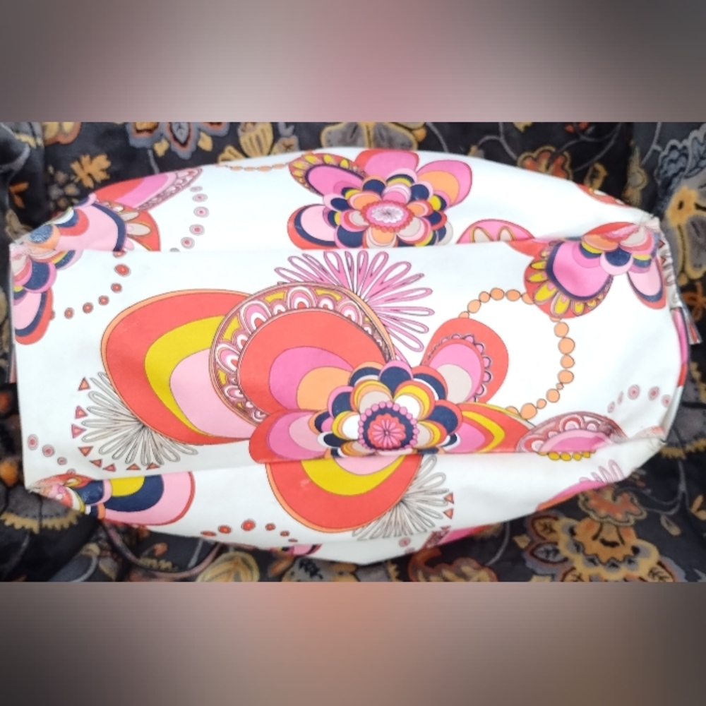 TRINA TURK WHITE PINK FLORAL LARGE HOBO HANDBAG - Picture 7 of 12